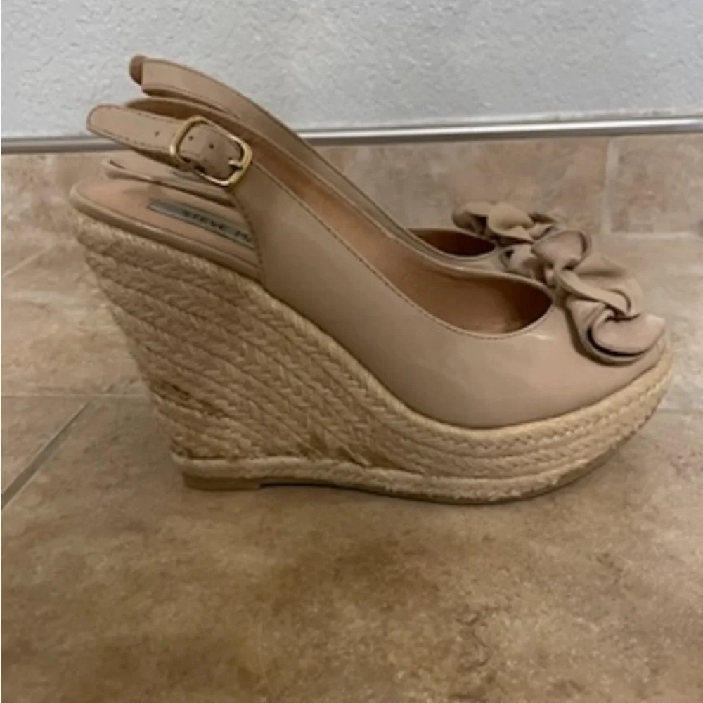 Steve Madden Blush Wedges Size 8